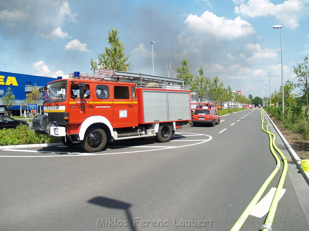 Feuer Koeln Ossendorf Butzweiler Hof neben IKEA P054.JPG